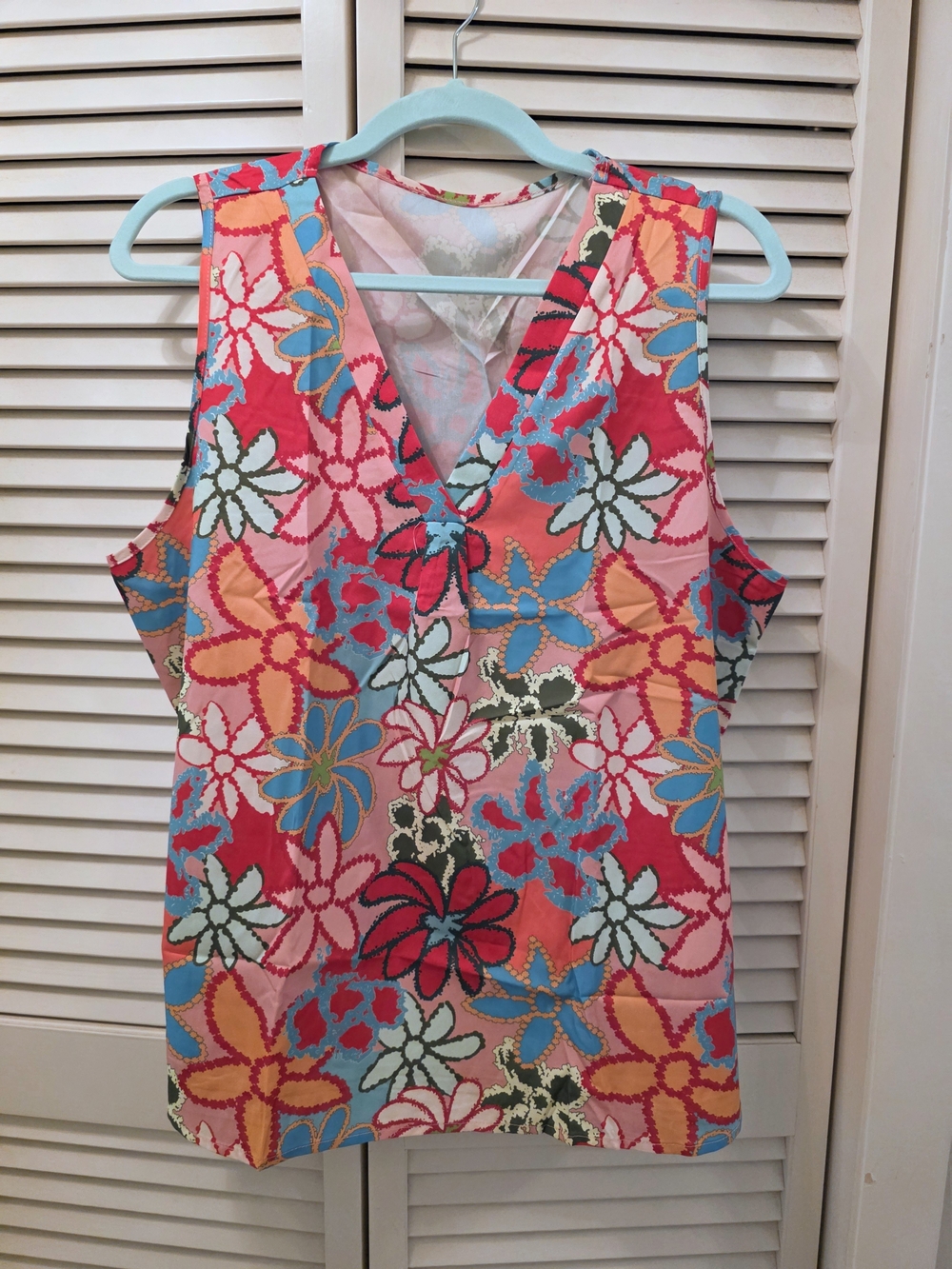 Floral V-Neck Sleeveless Tank Top in Bright Pink Xl